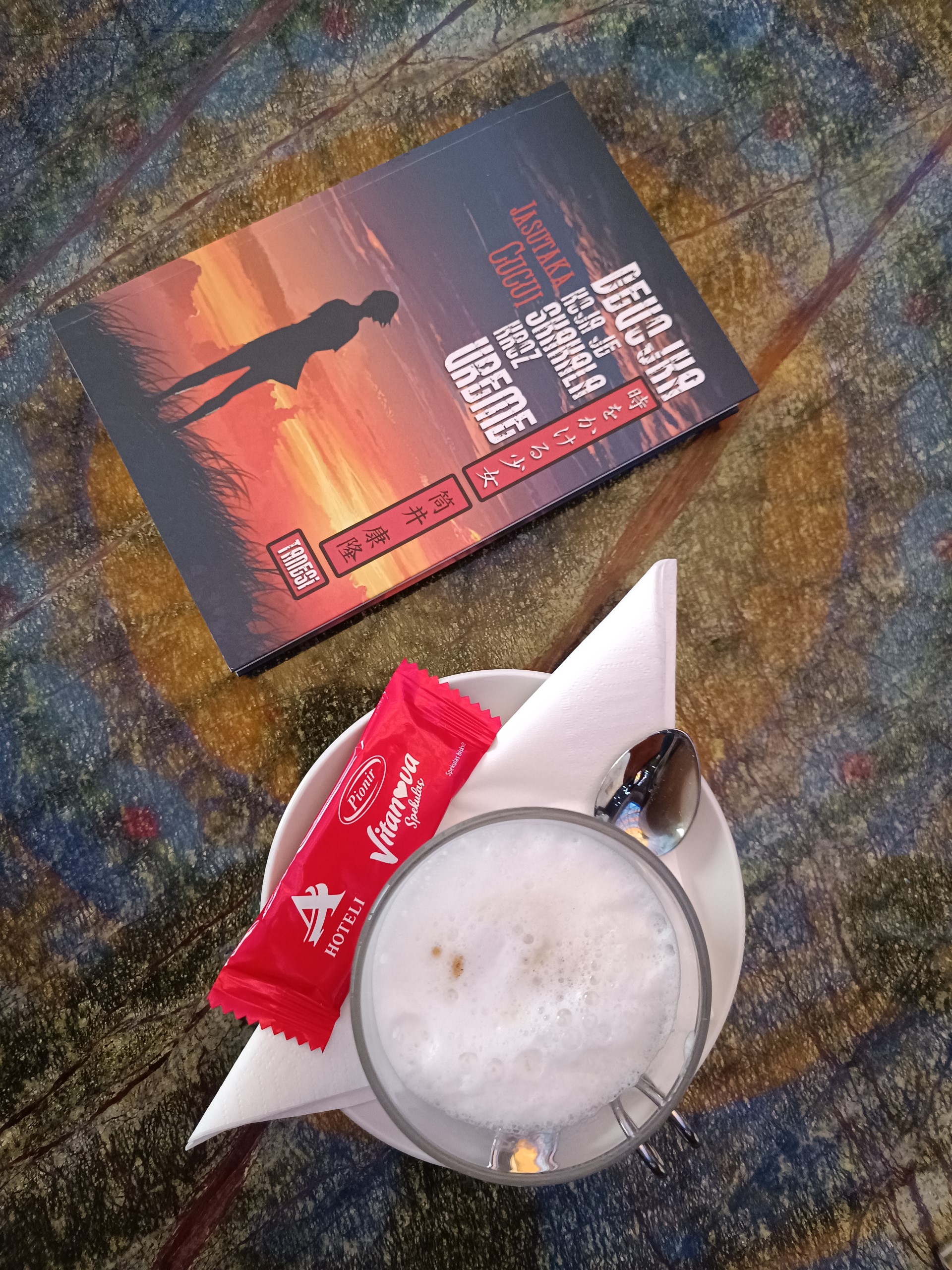 "Devojka koja je skakala kroz vreme" The girl who leapt through time Jasutaka Cucui