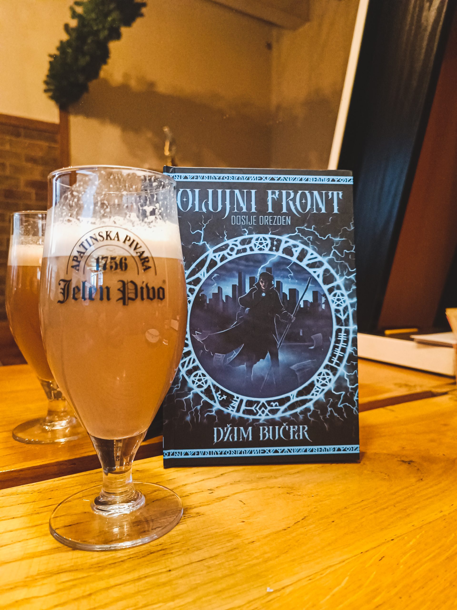 Olujni front Dosije Drezden Džim Bučer Storm Front Dresden Files Jim Butcher