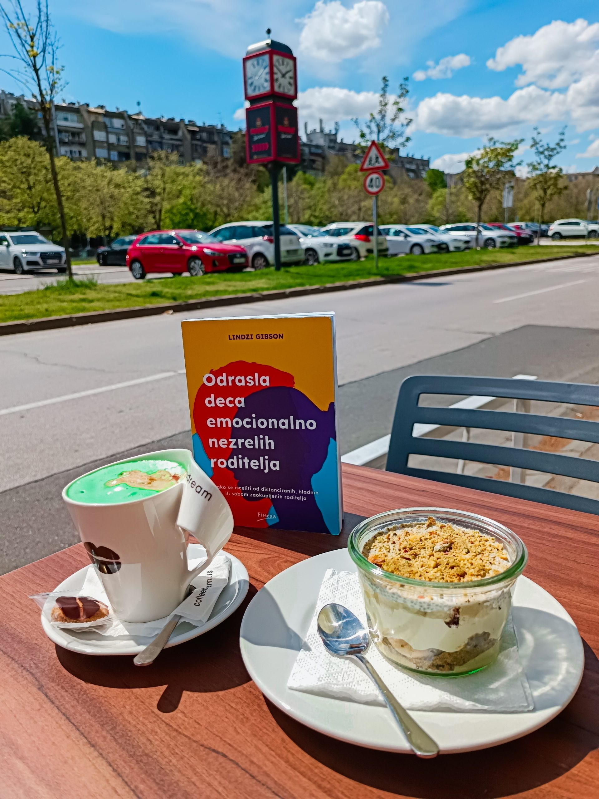 Odrasla deca emocionalno nezrelih roditelja Lindzi Gibson Lindsay Gibson Adult children of emotionally immature parents Finesa
