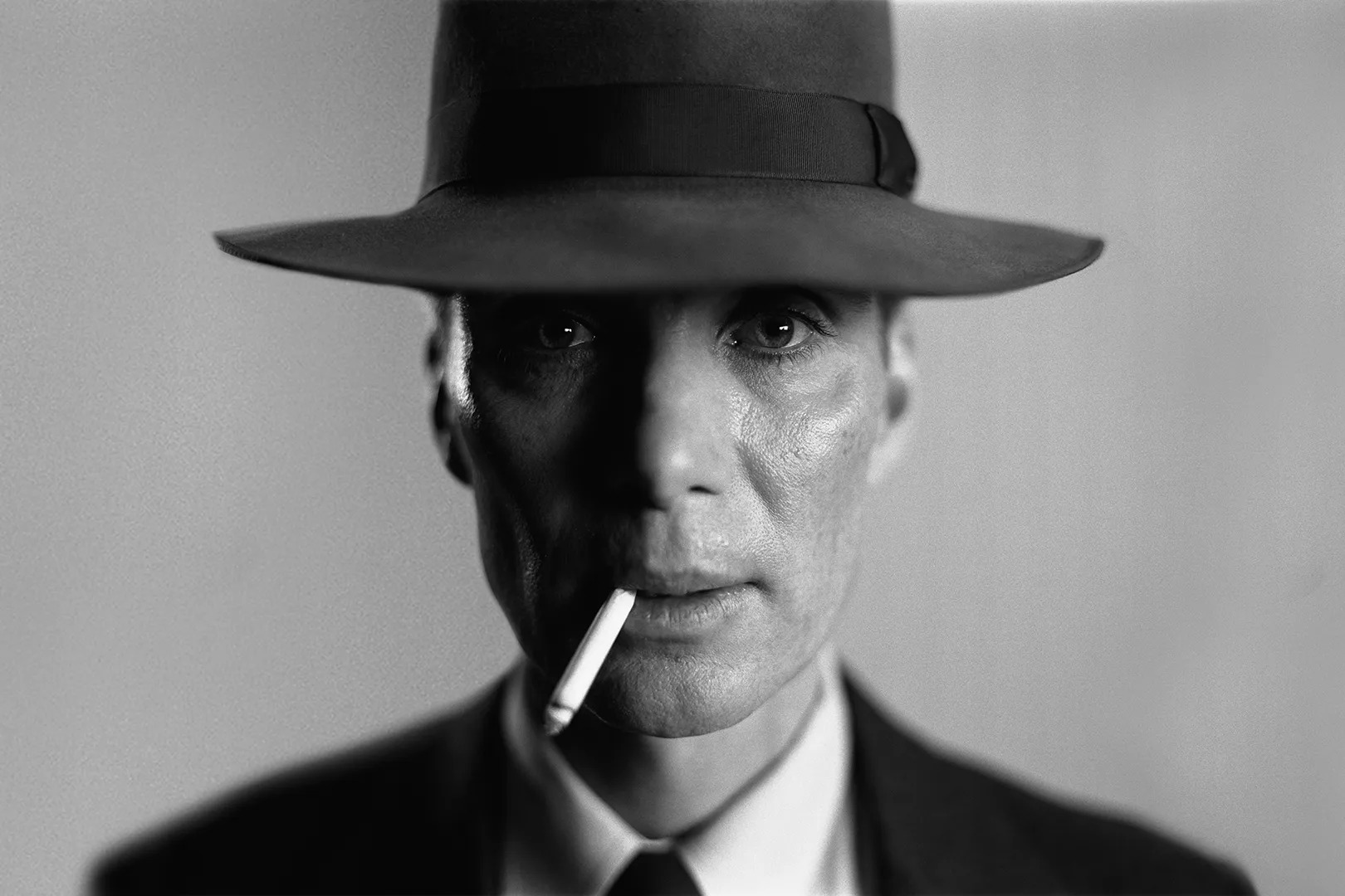 Openhajmer Oppenheimer Cillian Murphy Matt Damon Kilijan Marfi Met Dejmon Emily Blunt Robert Downey Jr atomic bomb biography