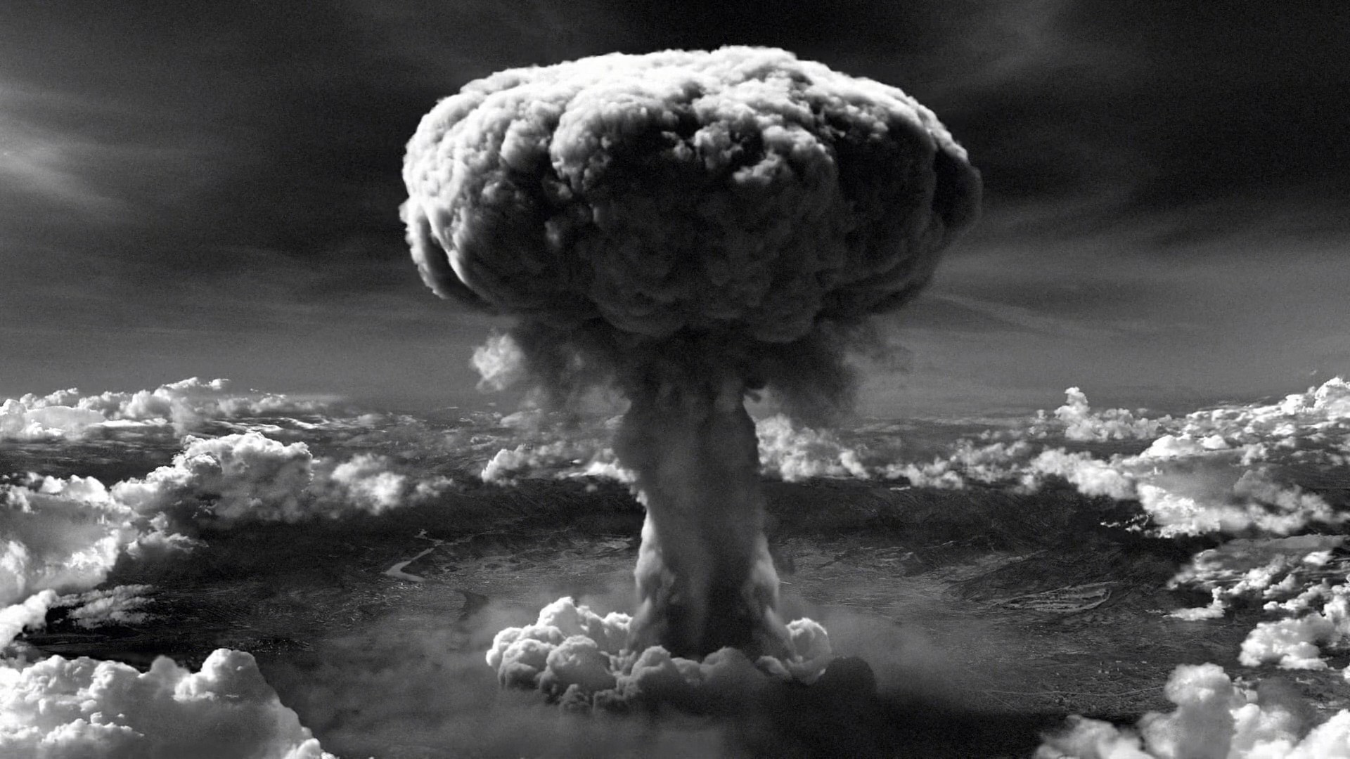 Openhajmer Oppenheimer Cillian Murphy Matt Damon Kilijan Marfi Met Dejmon Emily Blunt Robert Downey Jr atomic bomb biography