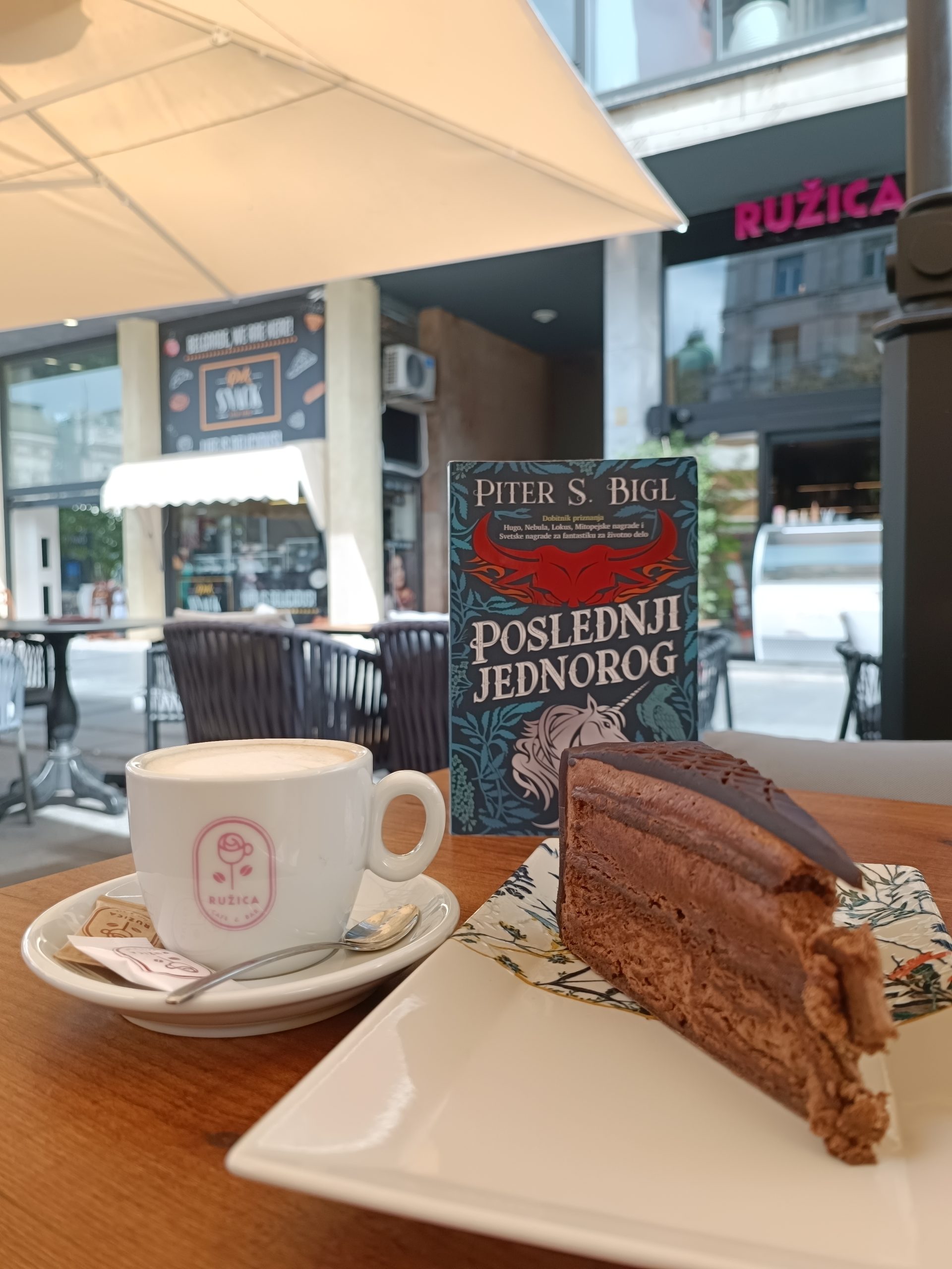 Poslednji jednorog Last unicorn Piter Bigl Peter Beagle Kafa i knjiga kafaiknjigacom