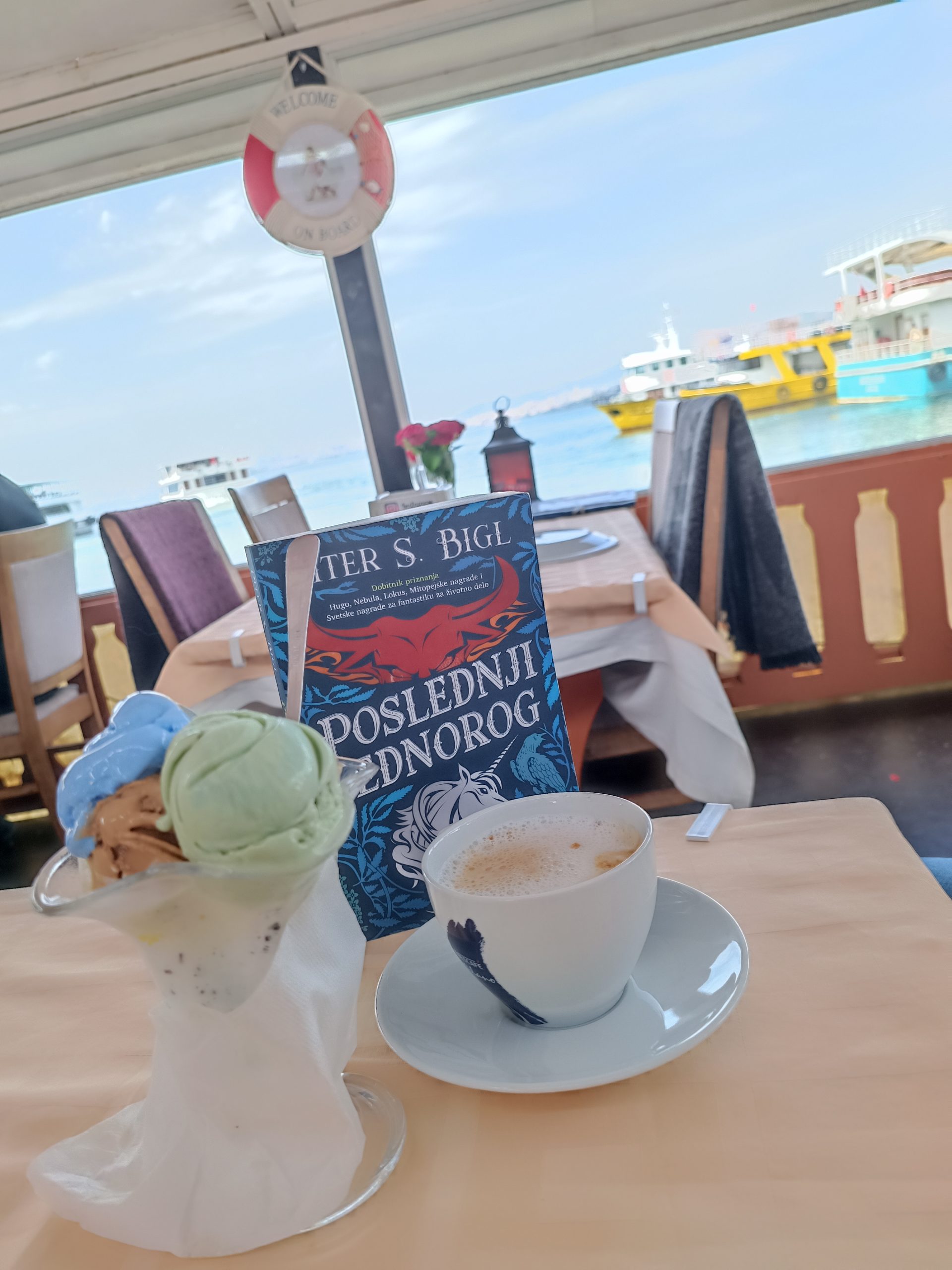 Poslednji jednorog Last unicorn Piter Bigl Peter Beagle Kafa i knjiga kafaiknjigacom