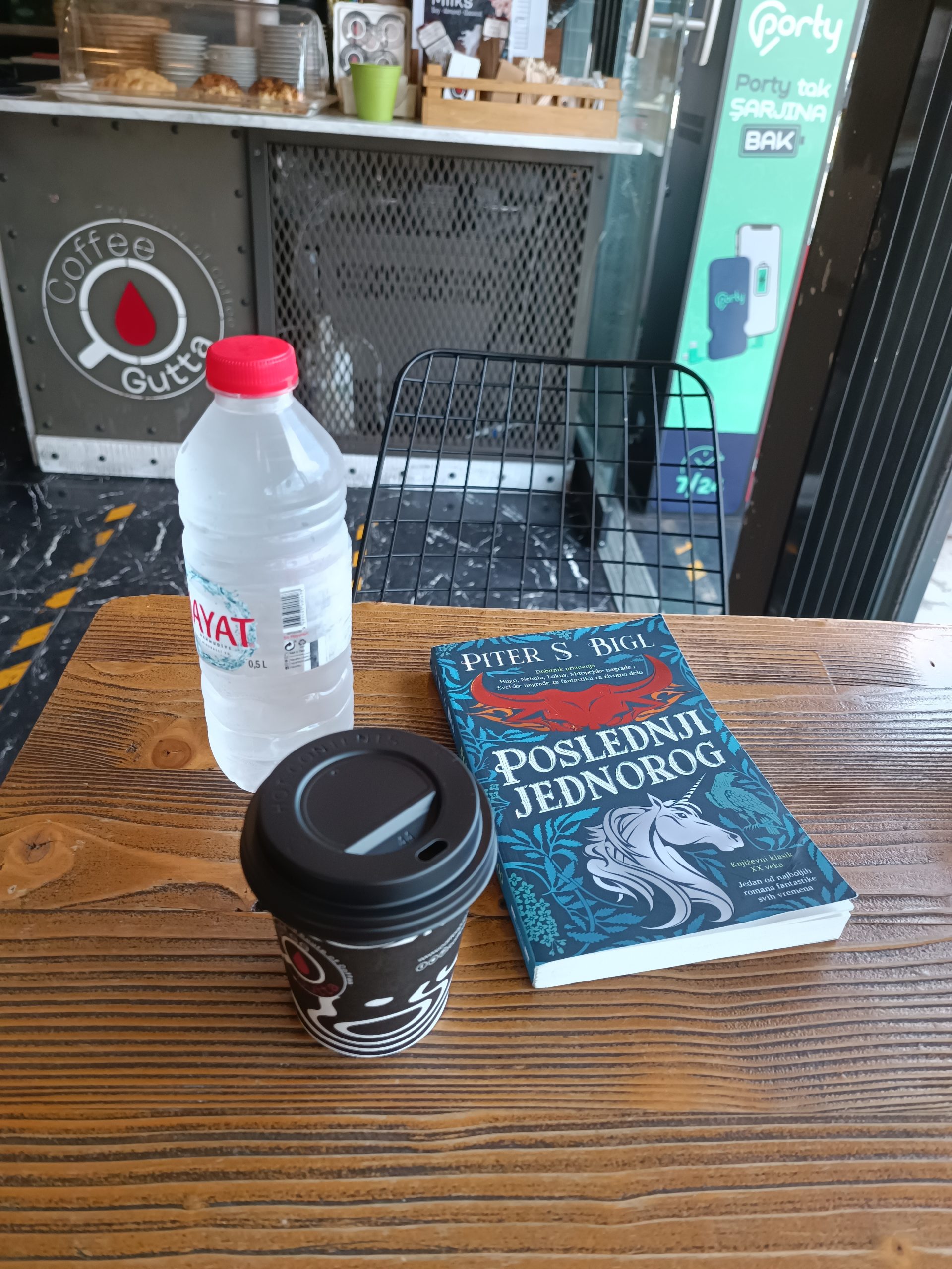 Poslednji jednorog Last unicorn Piter Bigl Peter Beagle Kafa i knjiga kafaiknjigacom