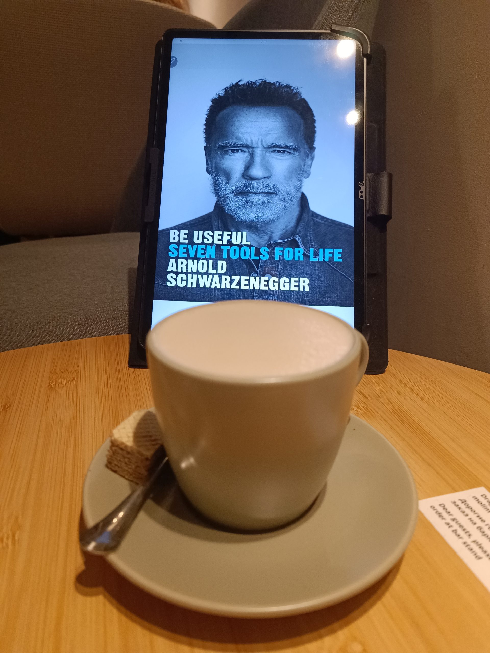 Arnold Schwarzenegger Arnold Svarceneger Budi koristan Be Useful
